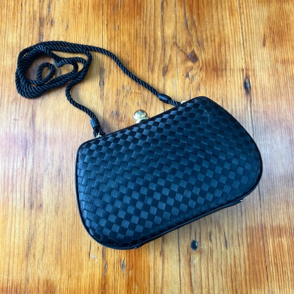 Vintage Neiman Marcus Evening Convertible Clutch Crossbody Gold Top Closure - Picture 10 of 16